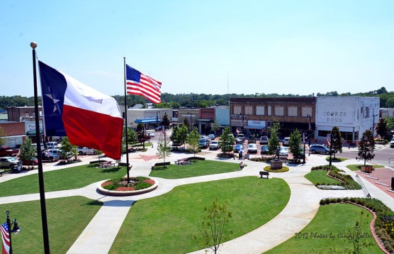 Courthouse Square in Sulphur Springs, Texas, where the race starts and finishes. (Photo by Wikimedia)