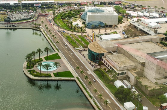 Aerial shot of the starting line area, along Bayshore Drive. (Photo by Robert Neff/flickr)
