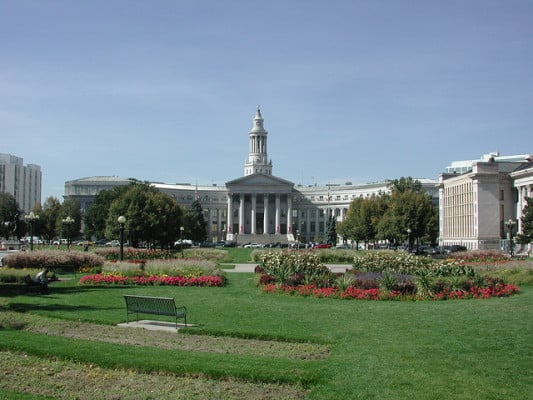 Denver's City and County building in Civic Center Park, where the Rock 'n' Roll Denver races start and finish. (Photo by Cliff/flickr)