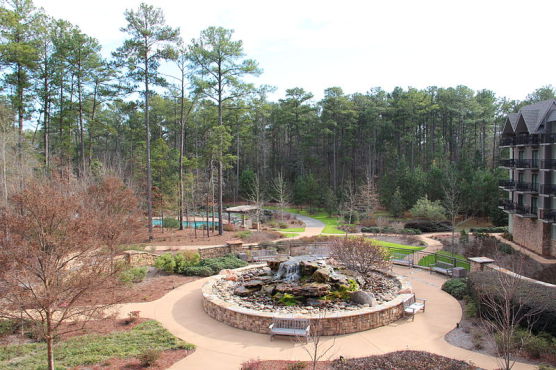 The Callaway Gardens Lodge and Spa. (Photo by Wikimedia)
