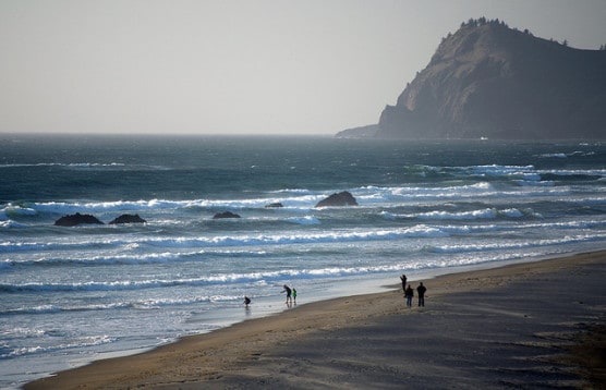 The coastline near Lincoln City, Oregon. (Photo by EyeMindSoul/flickr)