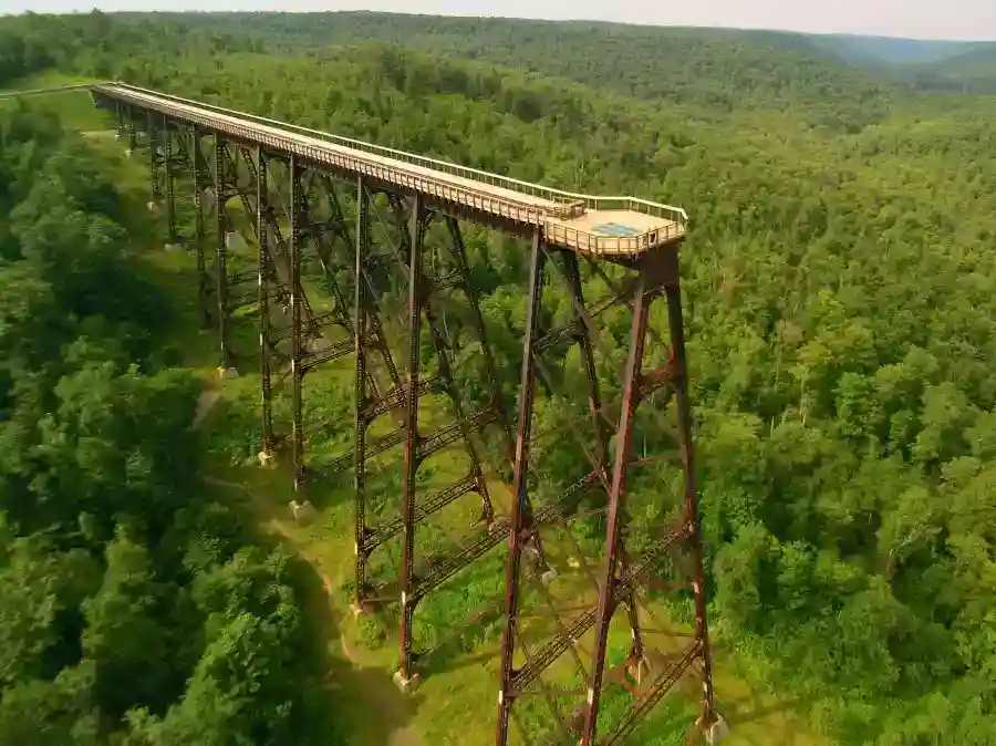 The Kinzua Half Marathon railroad viaduct, an adventurous half marathon in Pennsylvania.
