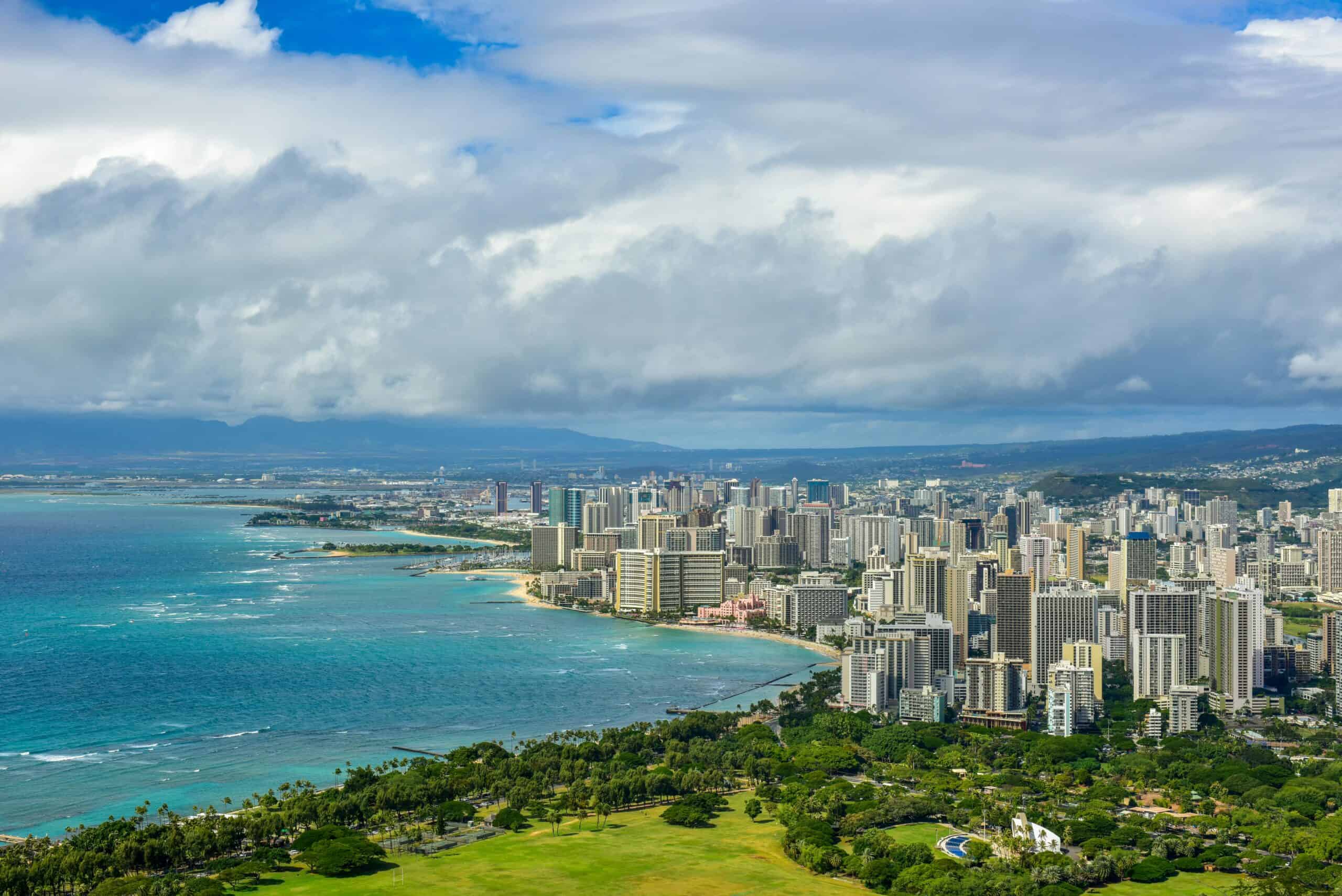 The coastline of Honolulu home to best winter marathon Honolulu Marathon.