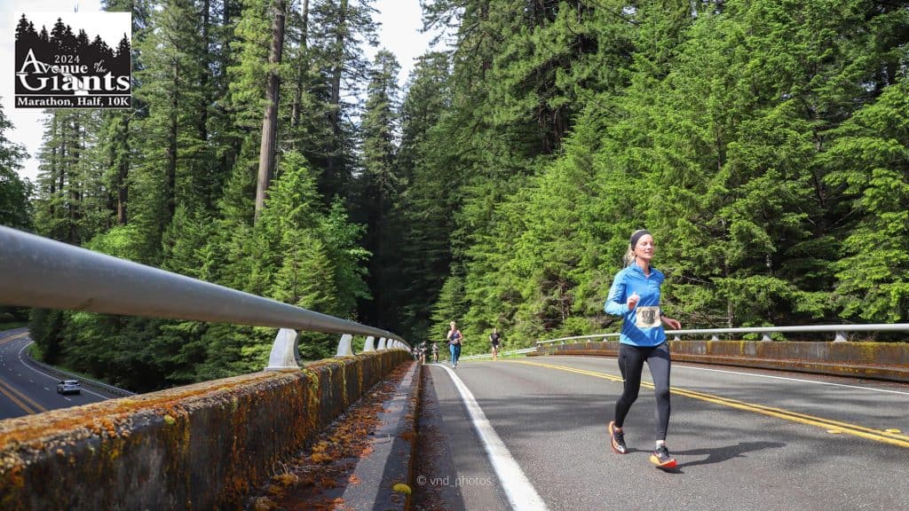 runners at the Avenue of the Giants Half Marathon