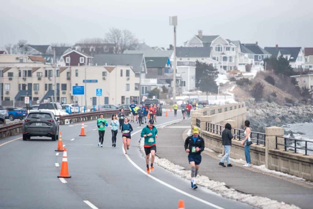 walkers in the new hampshire half marathon