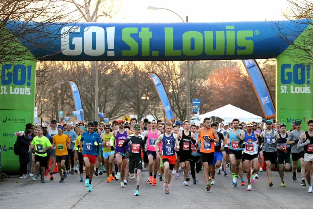runners at the start line of the St. Louis Half Marathon