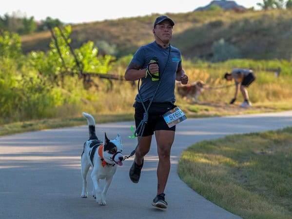 runner in dog days half marathon in colorado