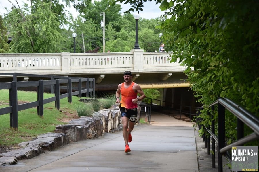 Mountains to Mainstreet Half Marathon in Greenville, SC experience and scenery